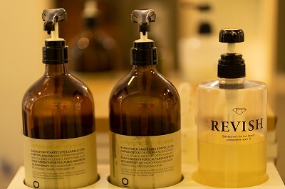 厳選した薬剤ヘアケア剤を使用